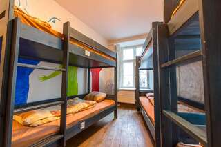 Хостелы Tallinn Backpackers Таллин Односпальная кровать в общем номере с 6 кроватями-1